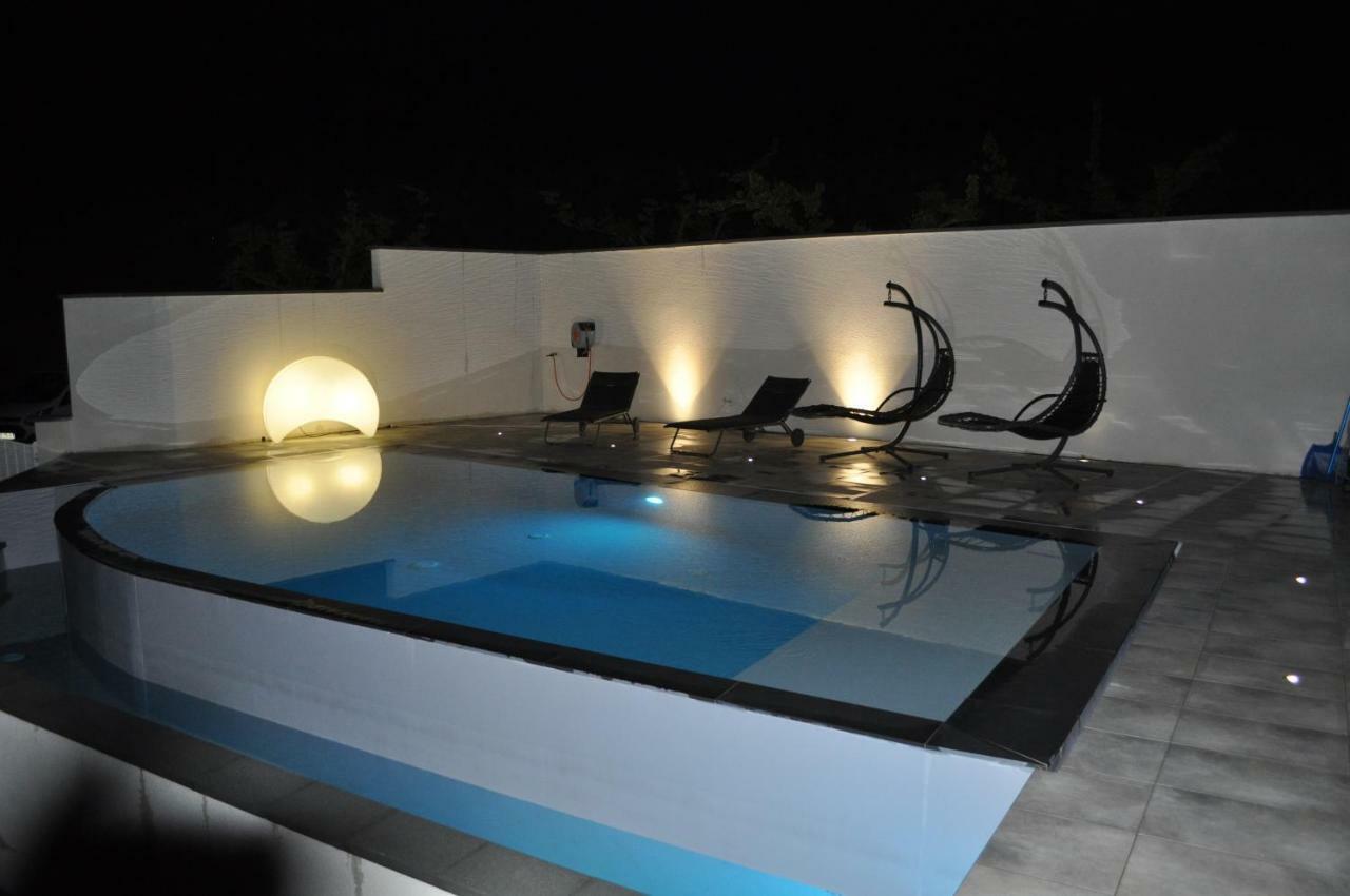 Casa Pura Vida Bed and Breakfast Albon Exteriör bild